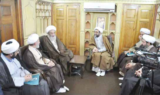 حضور فاخرانه مردان و غیاب همیشگی زنان