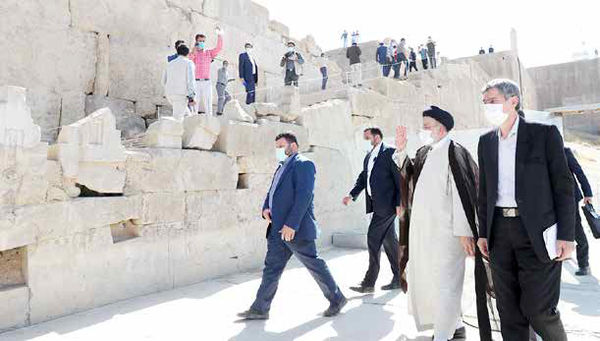 
یک سفر استانی پرحاشیه