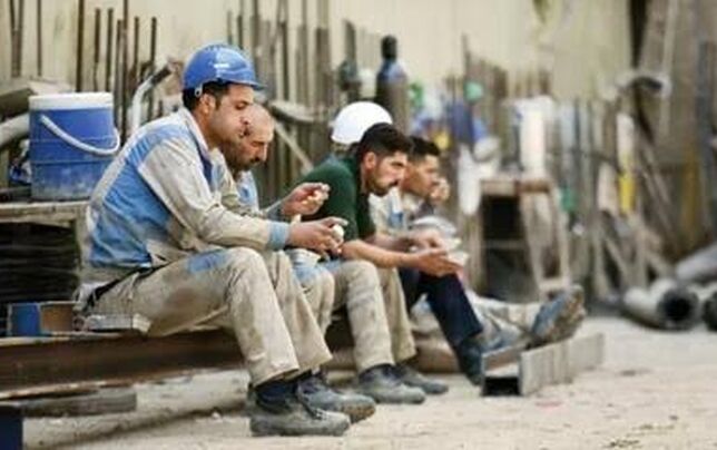     

کارگران «سیمای چابهار» 

دو ماه مزد معوقه دارند