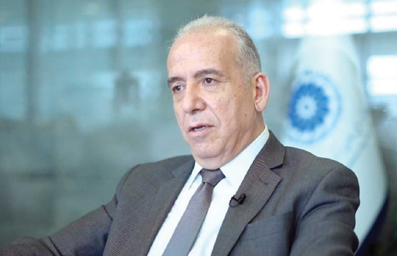 ریال را تضعیف می‌کنند بعد منت فاصله قیمت انرژی با جهان را سر مردم می‌گذارند
