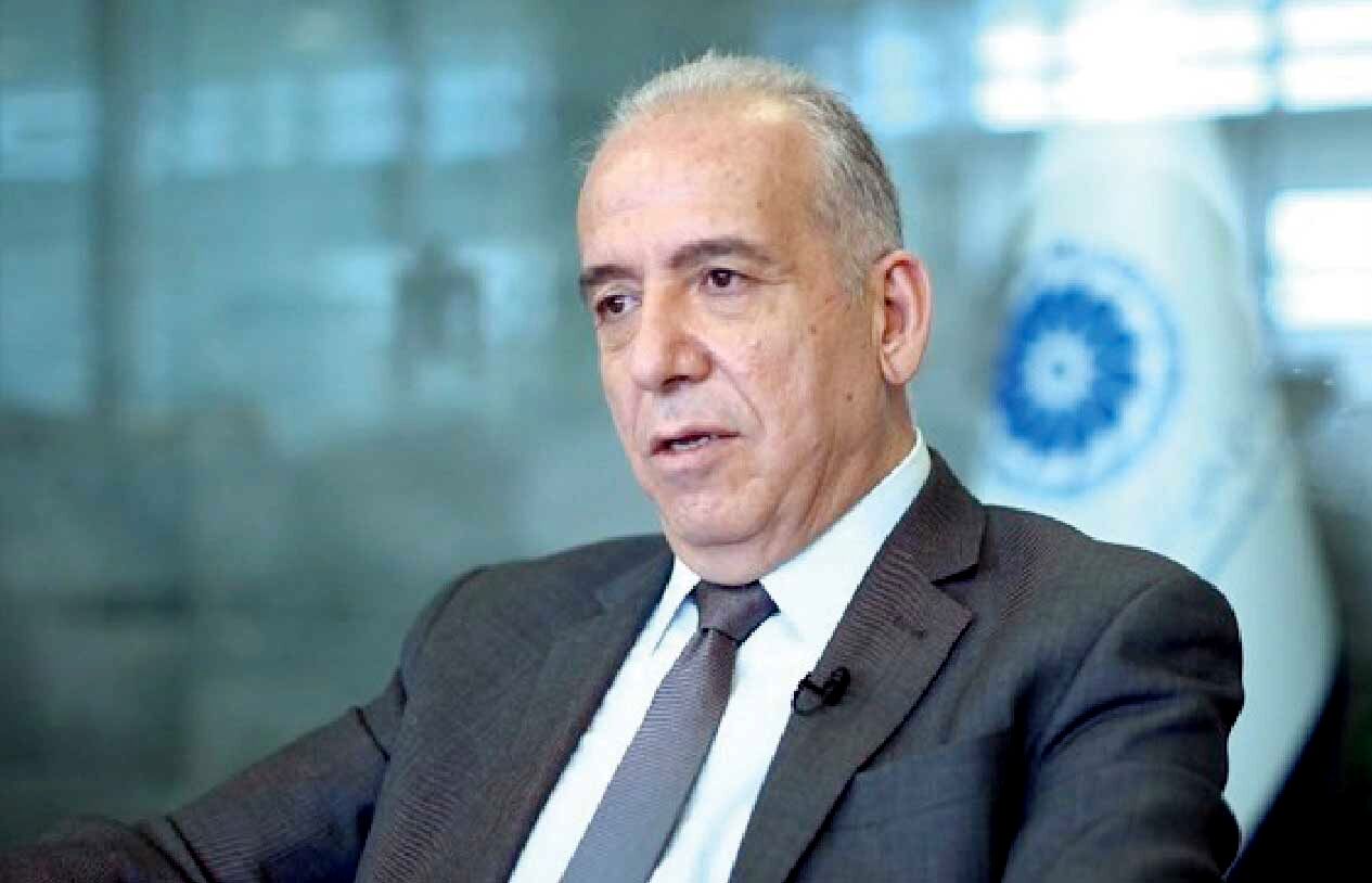 ریال را تضعیف می‌کنند بعد منت فاصله قیمت انرژی با جهان را سر مردم می‌گذارند