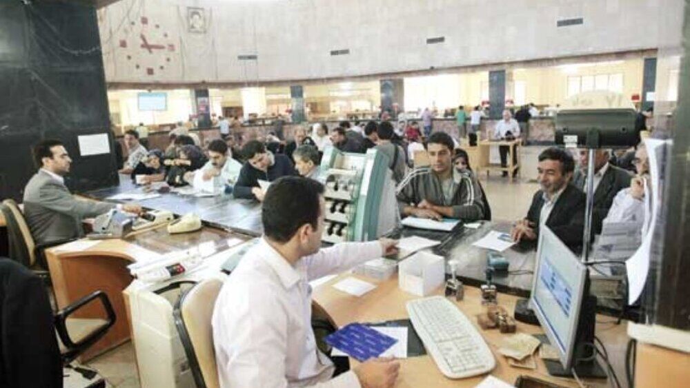جمعی از کارکنان دولت خواستار افزایش حقوق متناسب با تورم شدند