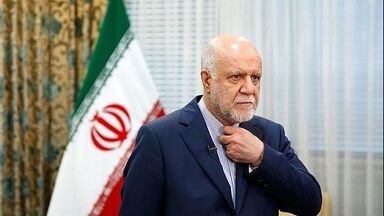 زنگنه: آمریکا بنزین فروخته شده به ونزوئلا را توقیف کرد