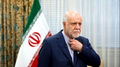 زنگنه: آمریکا بنزین فروخته شده به ونزوئلا را توقیف کرد