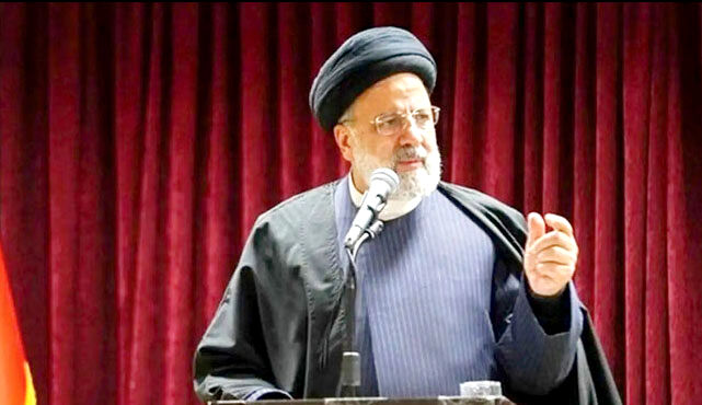 دیگران تنها قیافه دموکراسی می‌گیرند، اما نظام ایران به آن عمل می‌کند