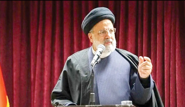 دیگران تنها قیافه دموکراسی می‌گیرند، اما نظام ایران به آن عمل می‌کند