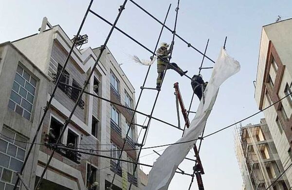 
مسئولان دست‌های لرزان کارگران را نمی‌بینند