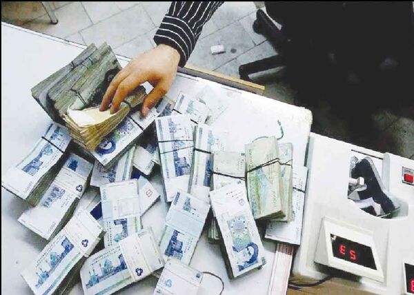 
رشد بی‌سابقه نقدینگی در سایه تحریم‌های اقتصادی و فشار‌های تورمی