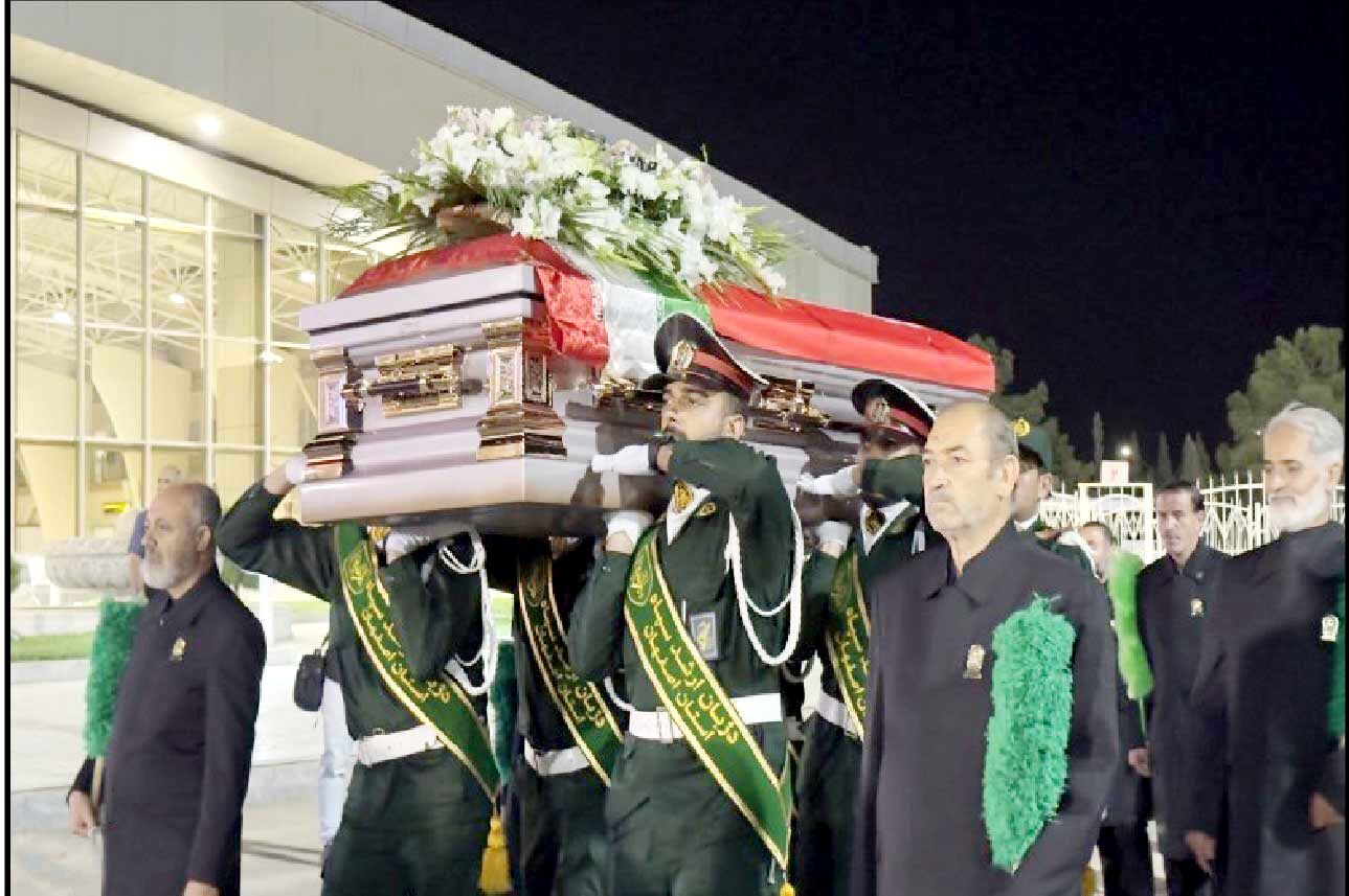 
پیکر استاد در مام وطن آرام گرفت