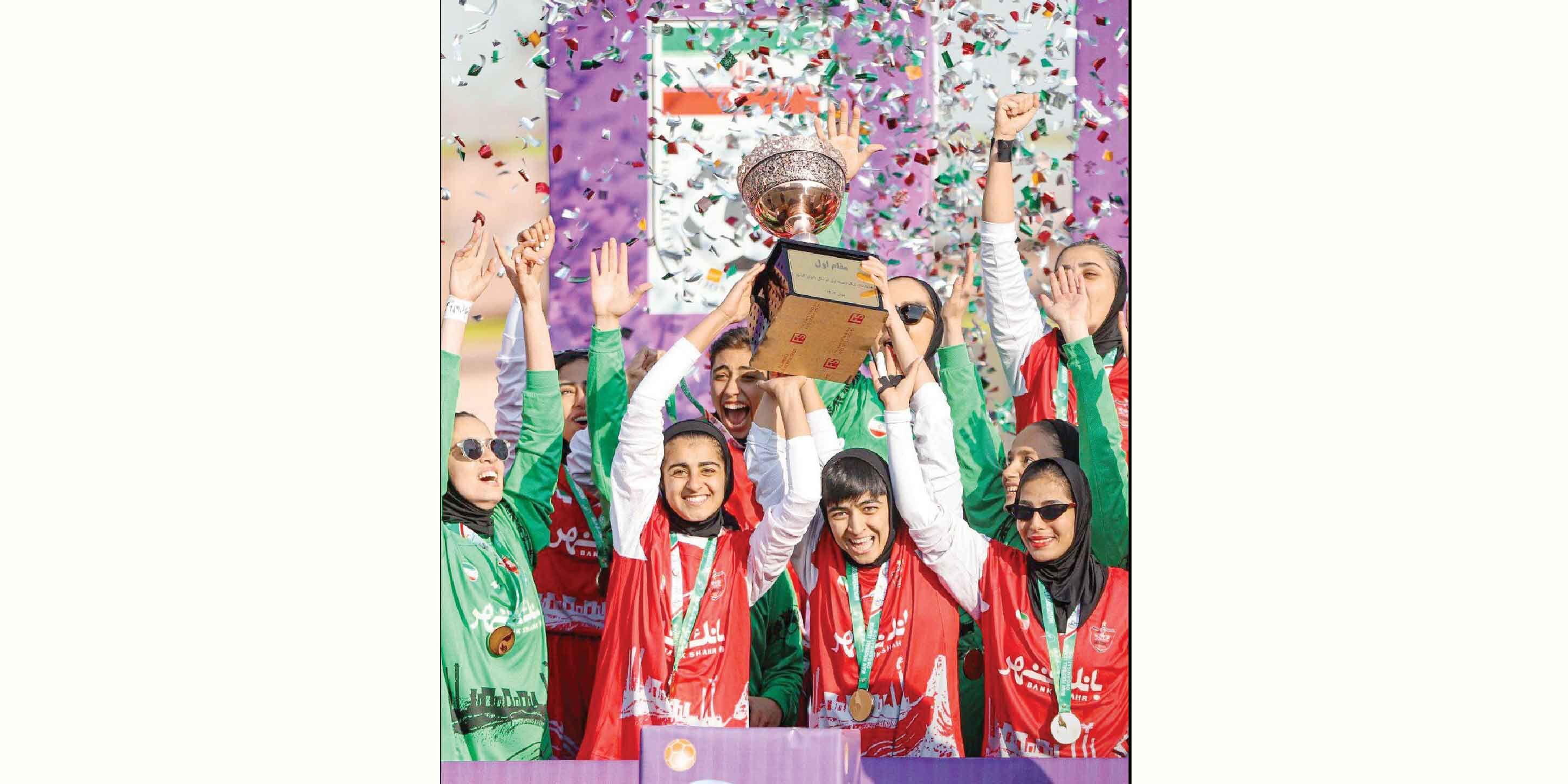 نیمه تاریک پرسپولیس برای زنان؛
خطر بازگشت به لیگ یک
