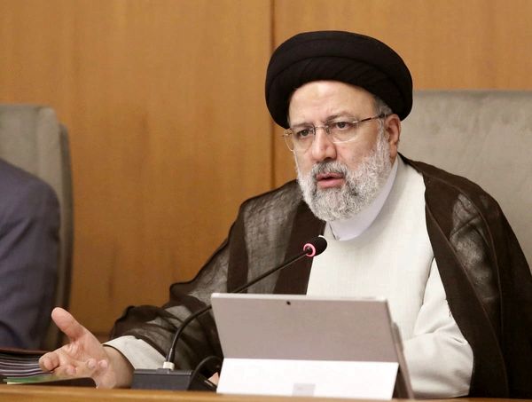 

دولت برای شنیدن حرف معترض و مخالف گوش شنوا دارد