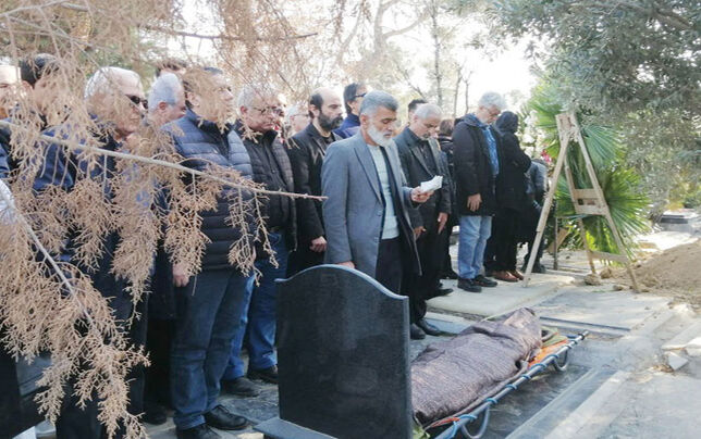 وداع با چهره ماندگار و استاد مسلم ادبیات؛
امیربانو کریمی در خاک آرمید