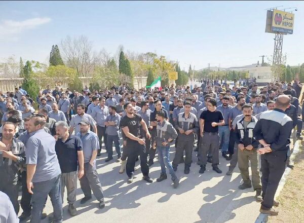 
برگزاری سومین روز از تجمعات کارگران هپکوی اراک
