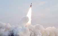 کره‌شمالی دوربردترین موشک خود را آزمایش کرد
