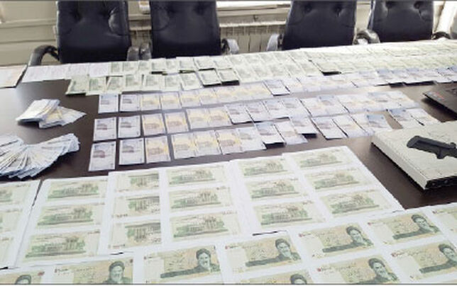 پشت پرده دلارهای مرموز در بازار آشفته