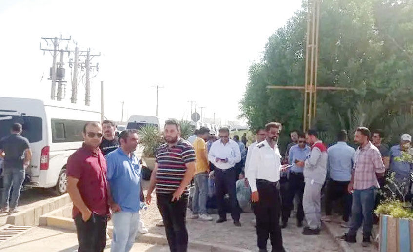 کارگران شرکت پایانه‌های بندر ماهشهر 

باز هم تجمع کردند