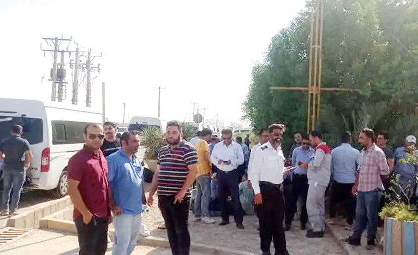 کارگران شرکت پایانه‌های بندر ماهشهر 

باز هم تجمع کردند