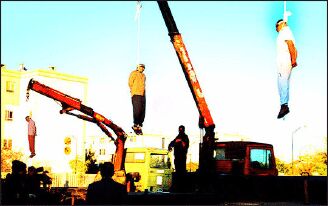 اعدام در ملأعام سه مرد وحشت