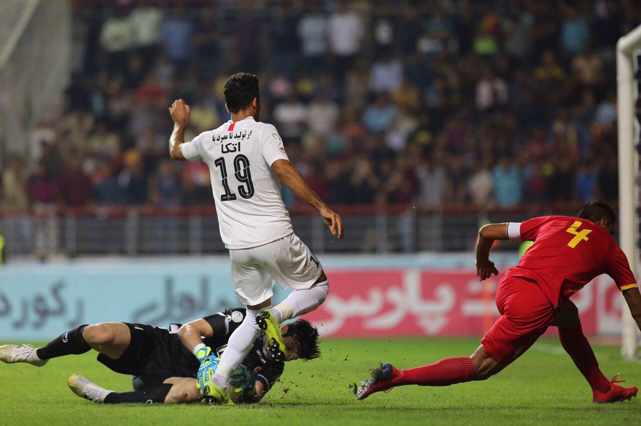 
مربی، بازیگر و قاضـی!