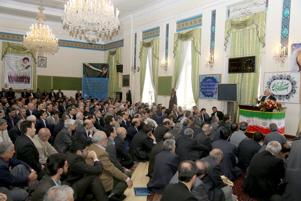 وزارت خارجه غایب بودن در صحنه روابط خارجی را نمی‌پذیرد