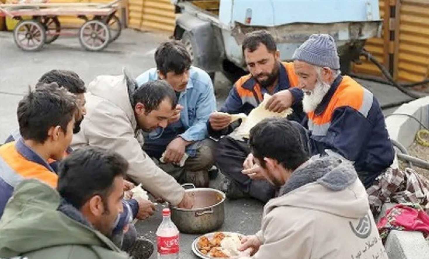 
سفره کارگران؛ هر روز خالی‌تر از دیروز