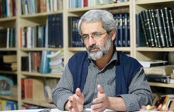 
استفاده از تعبیر «خیانت» برای مذاکره جزو القائات دشمن است