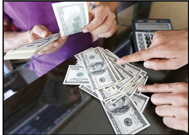 
تبعات تثبیت نرخ ارز ۲۸۵۰۰  تومانی مشابه ارز ۴۲۰۰  تومانی است