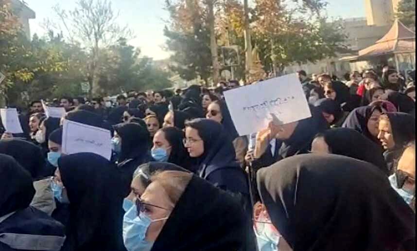 پرستاران بیمارستان قائم مشهد تجمع کردند