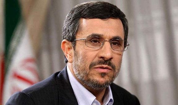 انتقاد تند احمدی نژاد از قراردادهای ایران با روسیه و چین
