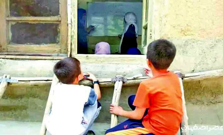 هزینه‌های سنگین آموزش، نیمکت‌های مدارس را خالی می‌کند