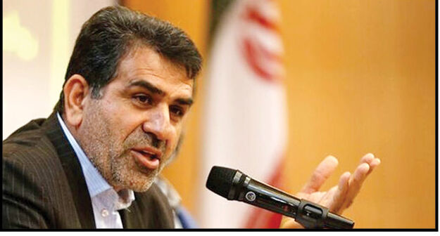 توقف قانون بیمه کارگران ساختمانی نشان از حضور مافیا در مجلس دارد