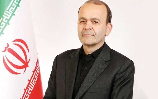 
حرف‌هایی که رسایی می‌زند در شأن لباس روحانیت نیست