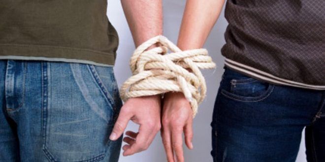 دوراهی دلبستگی و وابستگی