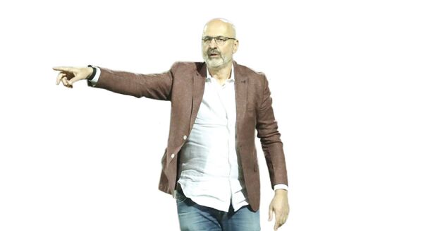 پرونده ماتزاری بسته شد، میودراگ آمد؛
مردی برای نیمکت‌های آبی