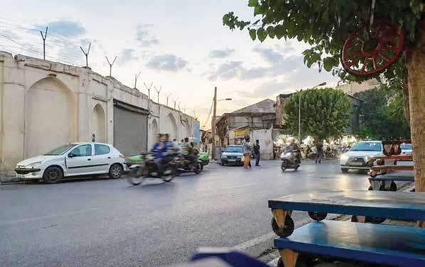 اینجا «همه» فقیرند