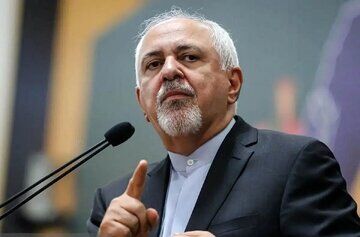 ساسان کریمی:

ظریف استعفا نداده، از کار کنار گذاشته شده