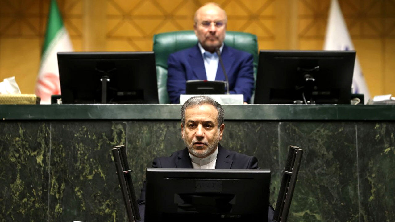 سقوط بشار اسد، عراقچی را به مجلس کشاند