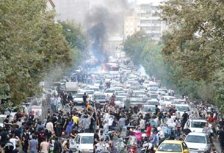 تشکیل پرونده قضایی برای ۲۴۴ نفر از نیروهای مجری قانون درناآرامی‌های 1401
