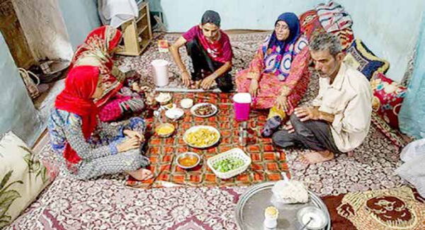 
گوش‌هایی که فریادها را نمی‌شنوند