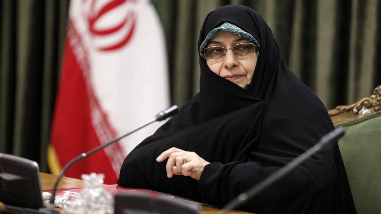 انسیه خزعلی: 

زنان را به جلسات حجاب وزارت کشور دعوت نمی‌کردند 