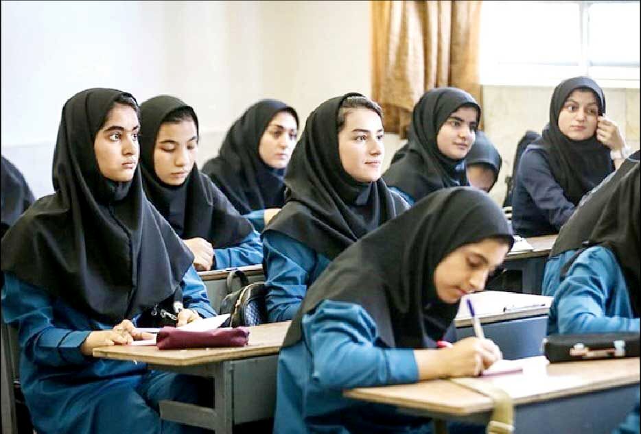 
نمایندگان مجلس، آموزش و پرورش را با بنگاه کاریابی اشتباه گرفته‌اند