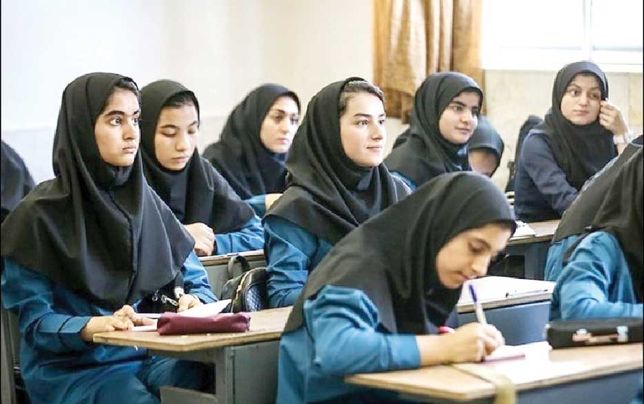 
نمایندگان مجلس، آموزش و پرورش را با بنگاه کاریابی اشتباه گرفته‌اند