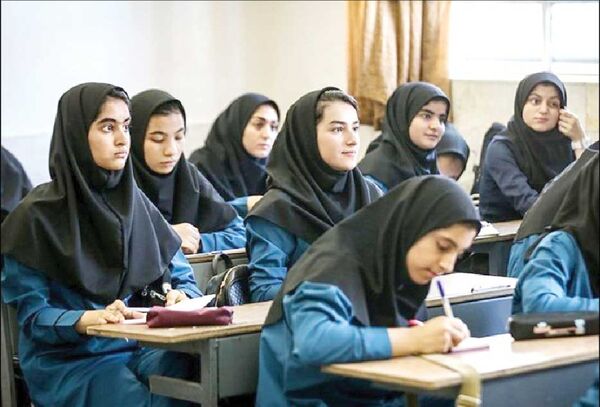 
نمایندگان مجلس، آموزش و پرورش را با بنگاه کاریابی اشتباه گرفته‌اند