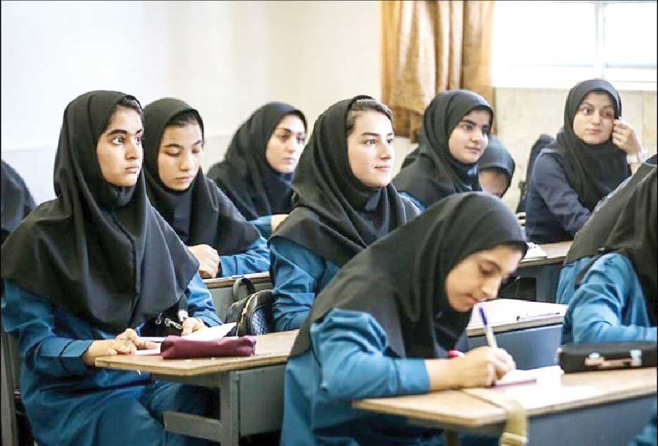 
نمایندگان مجلس، آموزش و پرورش را با بنگاه کاریابی اشتباه گرفته‌اند