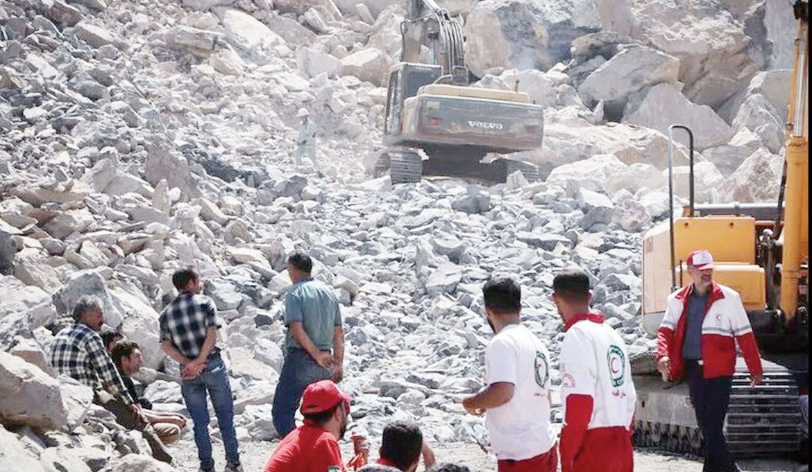 اجساد دو کارگر معدن شازند هنوز پیدا نشده است