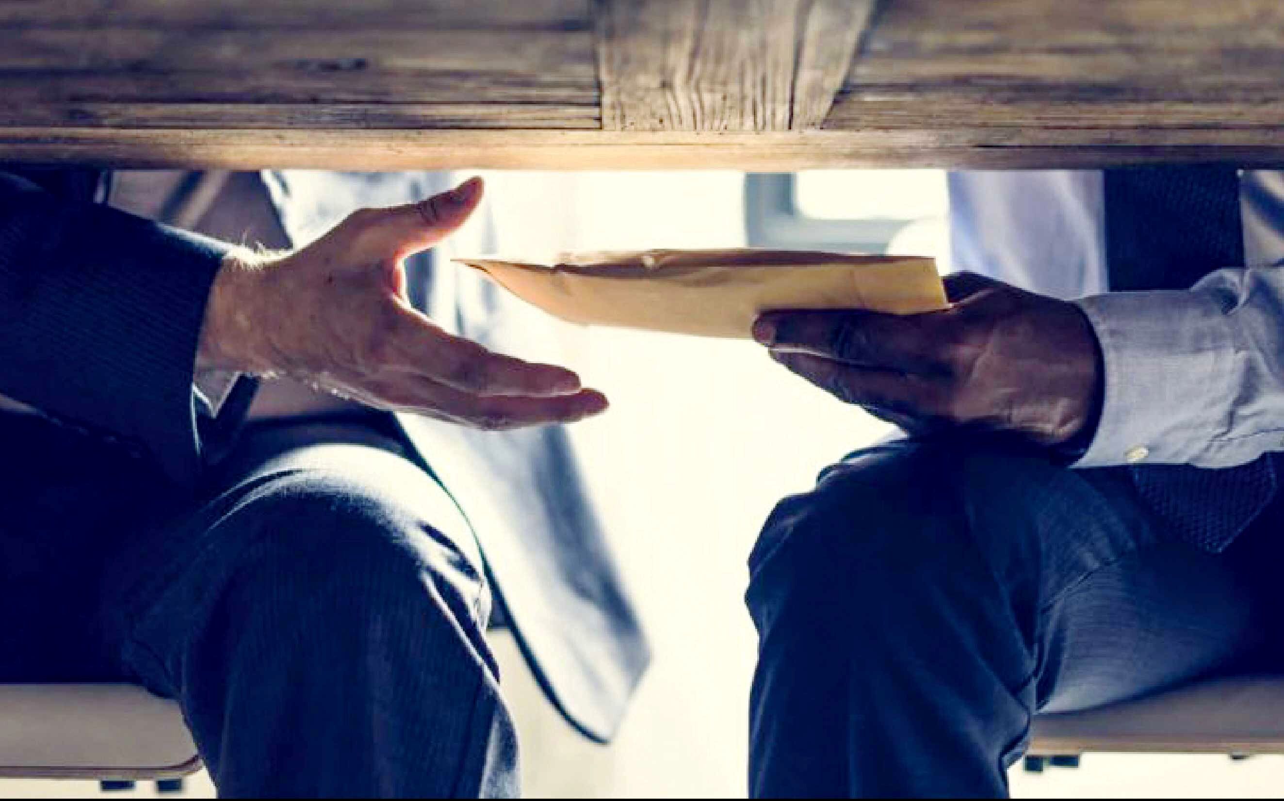 یادآوری چهره مخدوش و بدنام پارلمان‌های شهری