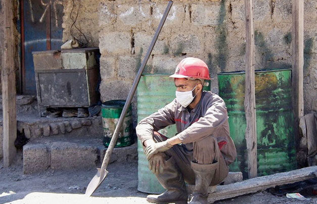 نفوذ بسازبفروش‌ها در دولت و مجلس، مانع بیمه کارگران ساختمانی است
