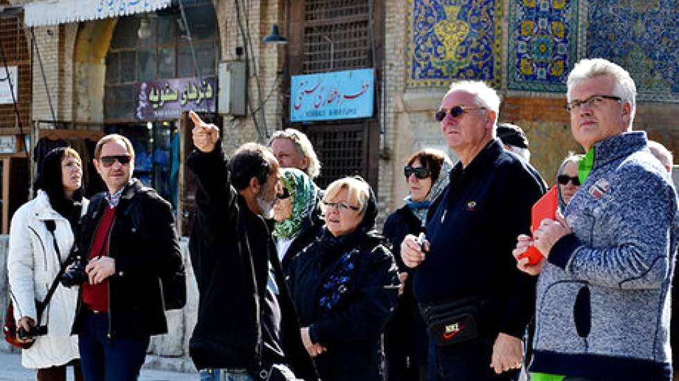 راهنمایان گردشگری، راننده تاکسی‌های اینترنتی شده‌اند!