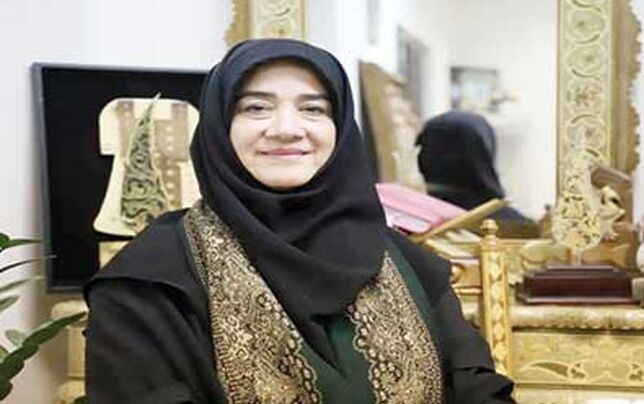 

با این دیدگاه مواجهیم که صنایع‌دستی ایران بدبخت و نابود شده است