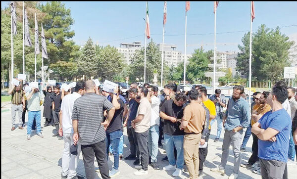 پرستاران و کادر درمان 

در کرمانشاه و گرگان تجمع کردند